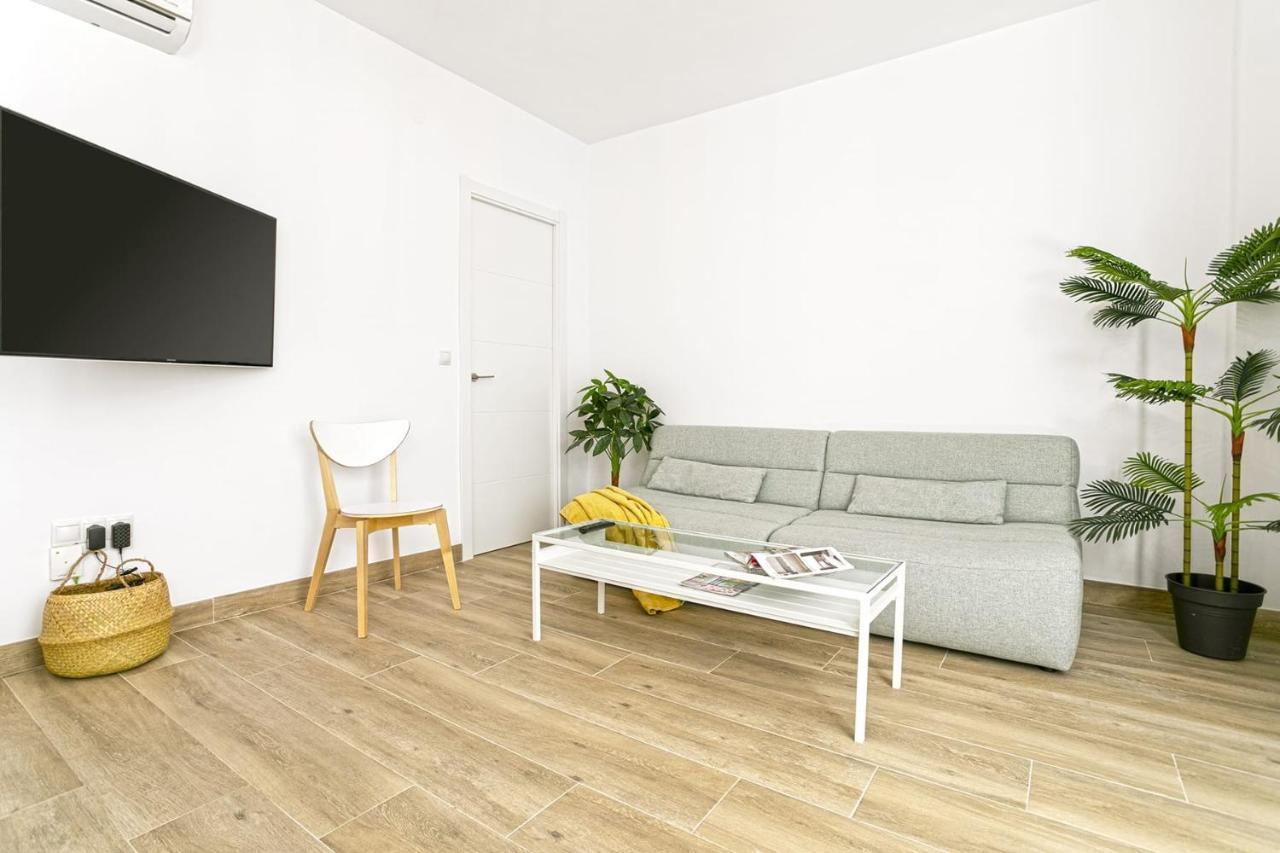 Precioso Apartamento Con Patio Малага Екстериор снимка