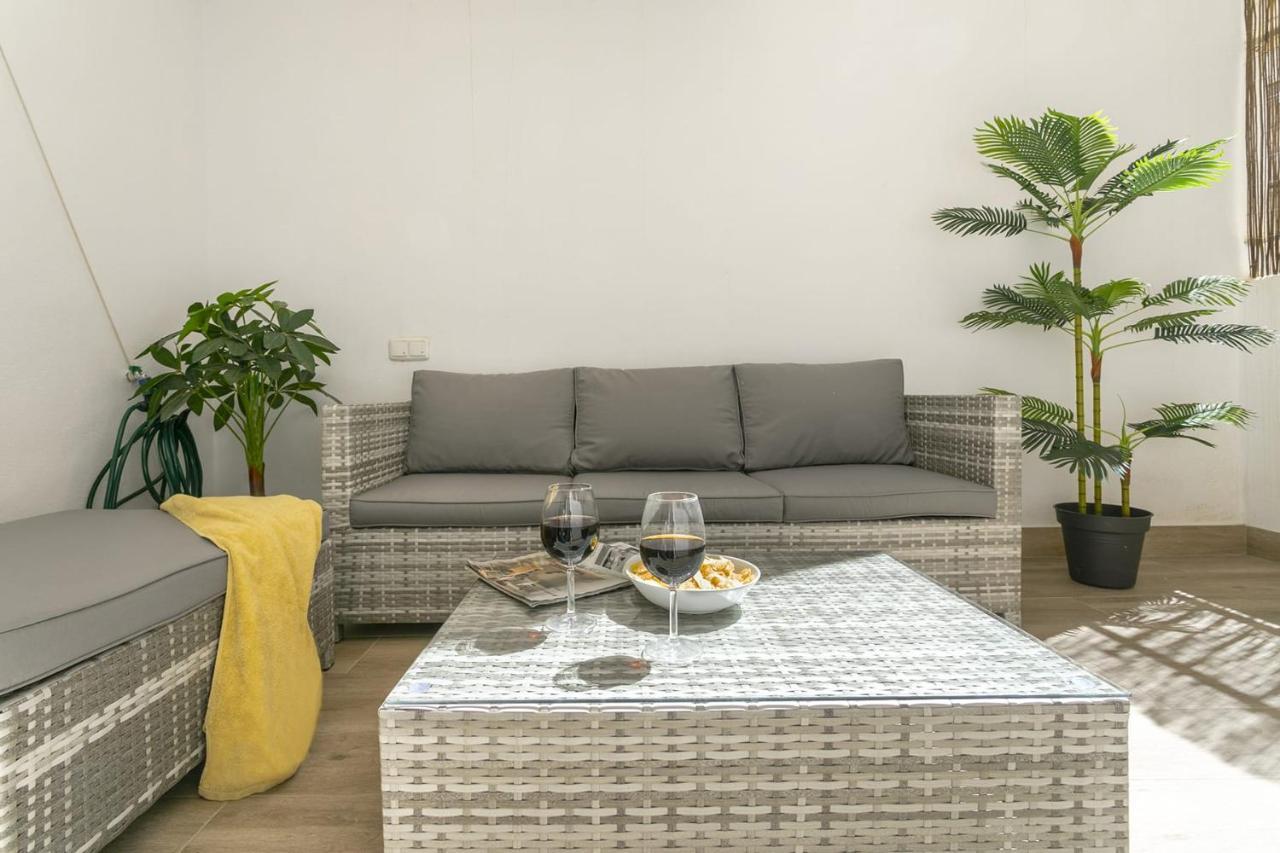 Precioso Apartamento Con Patio Малага Екстериор снимка